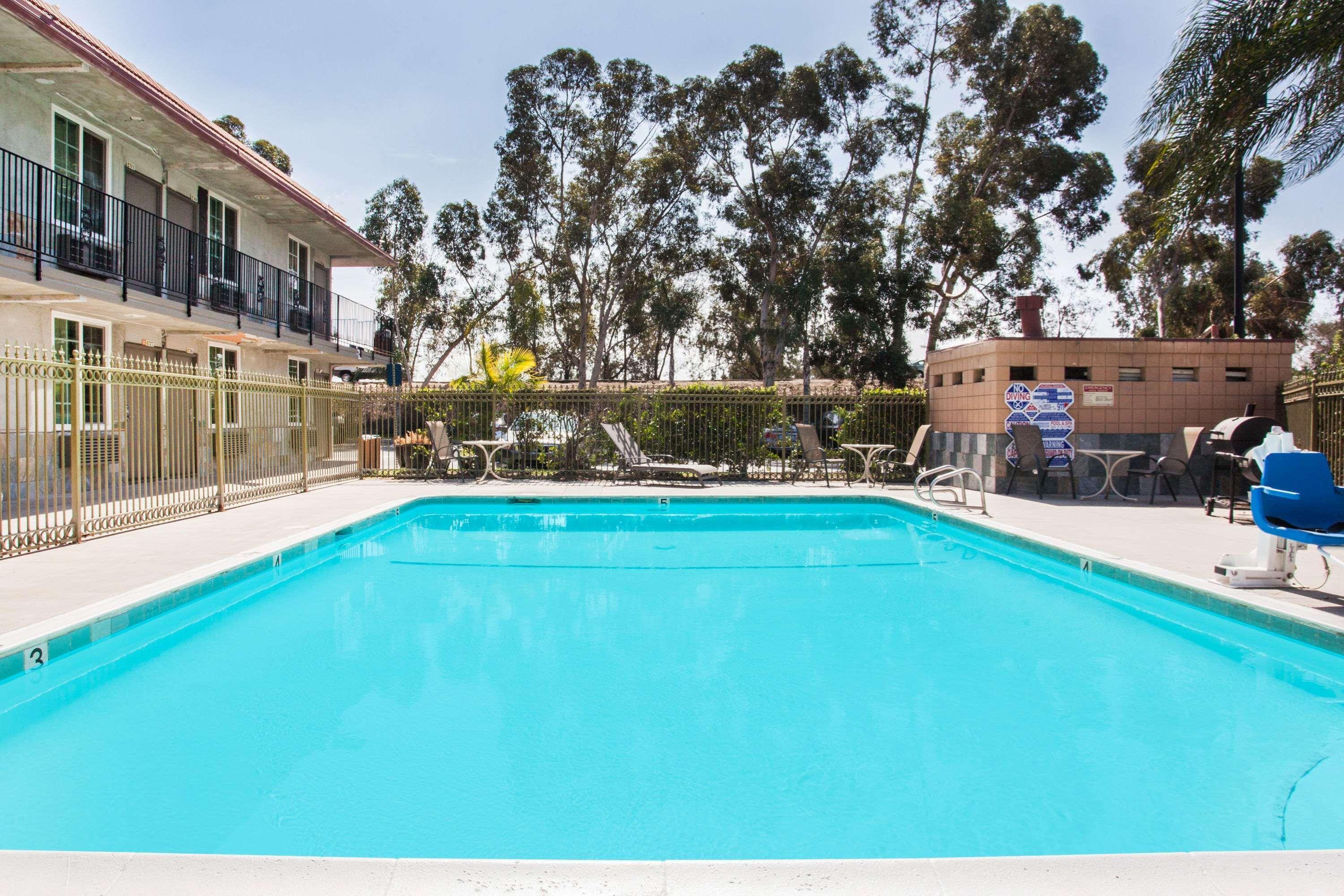 Super 8 By Wyndham Redlands/San Bernardino Motel Dış mekan fotoğraf