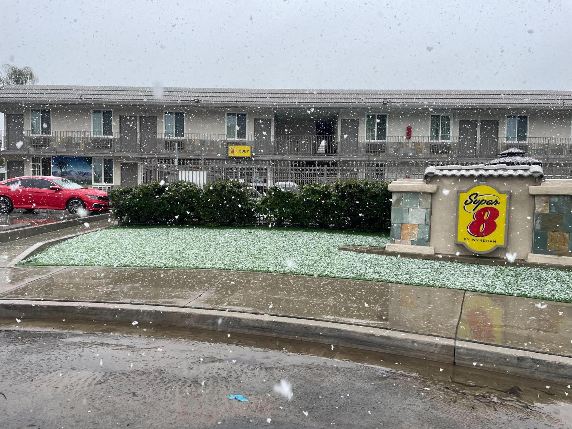 Super 8 By Wyndham Redlands/San Bernardino Motel Dış mekan fotoğraf