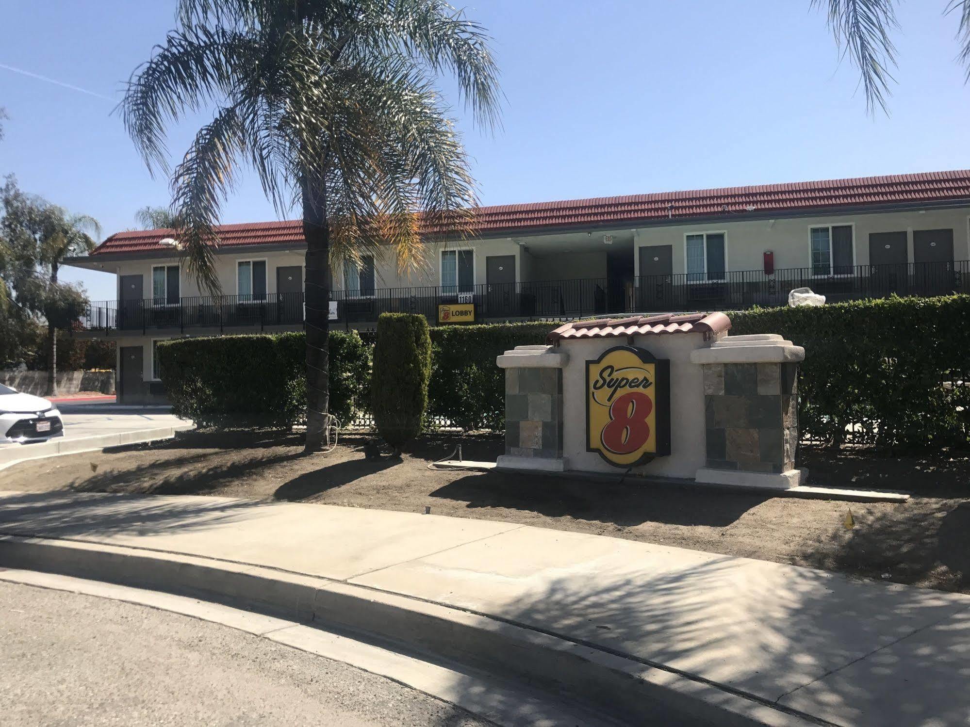 Super 8 By Wyndham Redlands/San Bernardino Motel Dış mekan fotoğraf